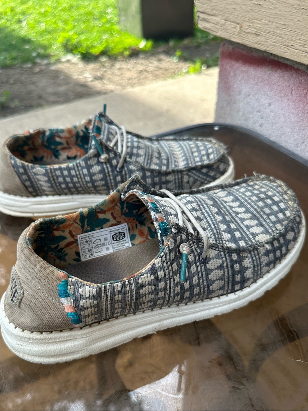 Hey Dude Women's 9 Gray Patterned Casual Loafers with Teal Floral Lining - Picture 5 of 5